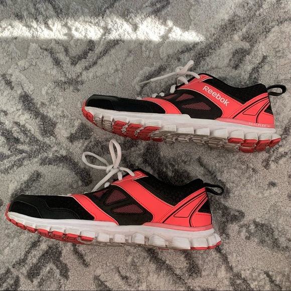 Reebok Realflex Black, Coral Pink & White Running Shoes - Picture 4 of 10